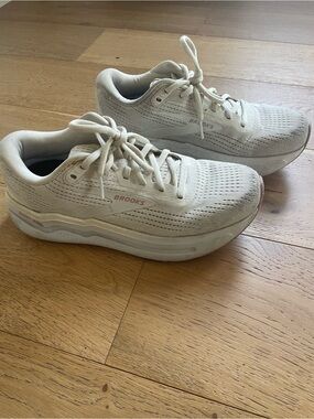 Brooks Ghost Max 2